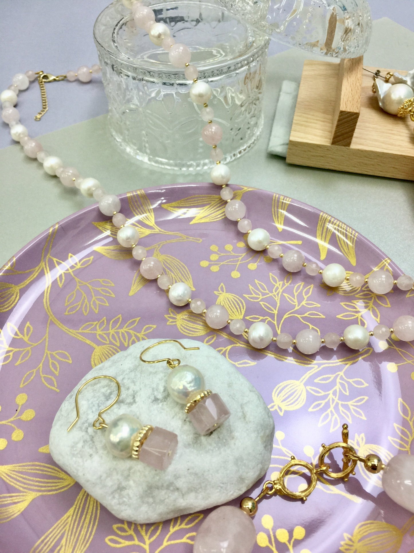 Freshwater Pearl With Rose Quartz Hoop Earrings DE213 - FARRA