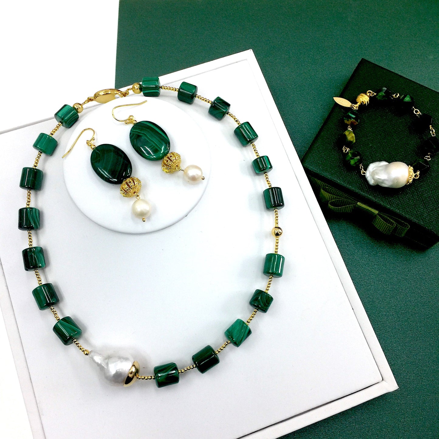 Malachite With Baroque Pearl Necklace AN037 - FARRA