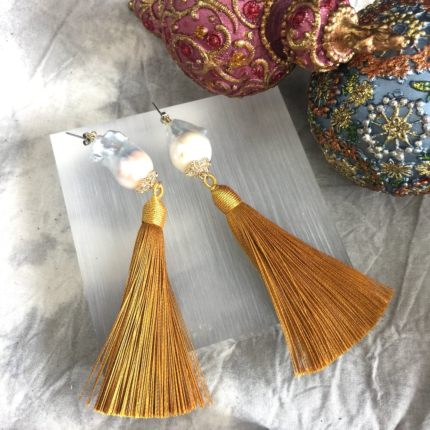 Baroque Pearl With golden Tassel Earrings CE027 - FARRA