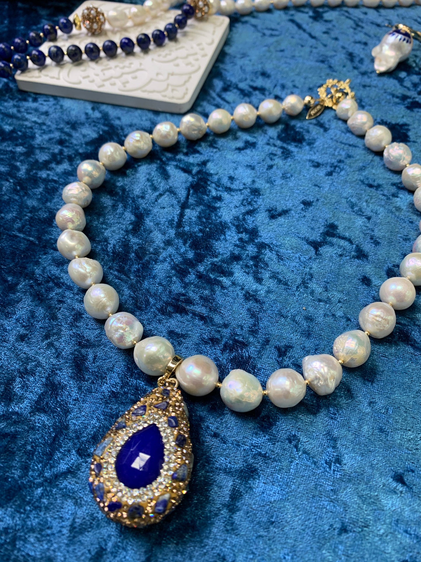 Freshwater Pearls With Removable Jasper Charm Short Necklace FN011 - FARRA