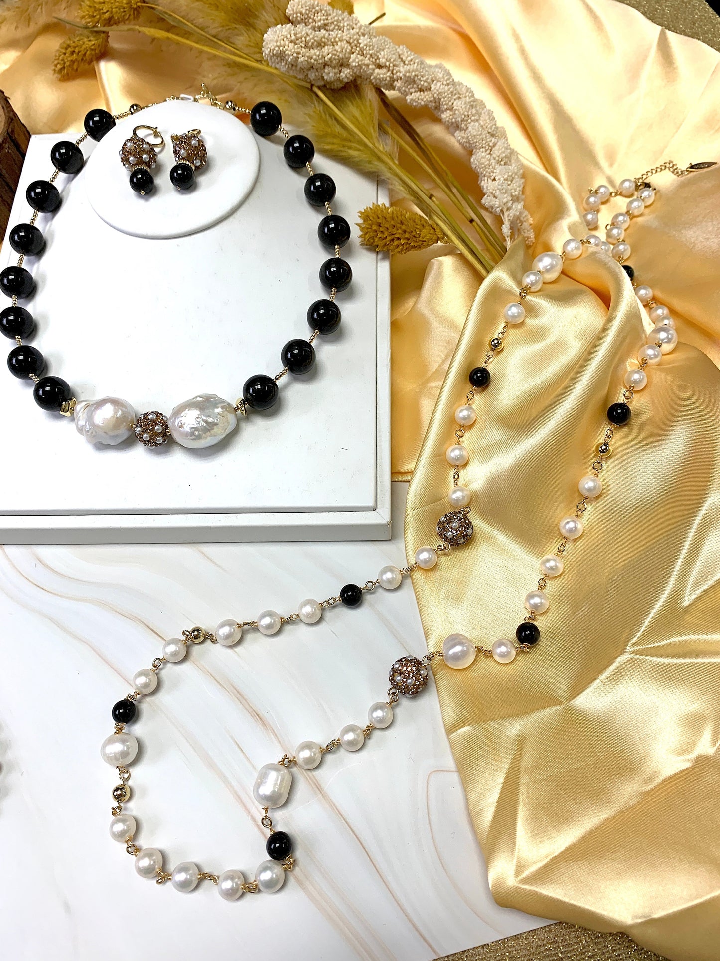 Freshwater Pearls With Black Obsidian Necklace FN030 - FARRA