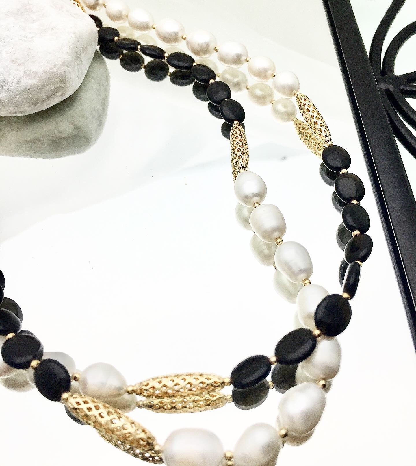 Freshwater Pearls & Black Agate Multi-Way Necklace DN229 - FARRA