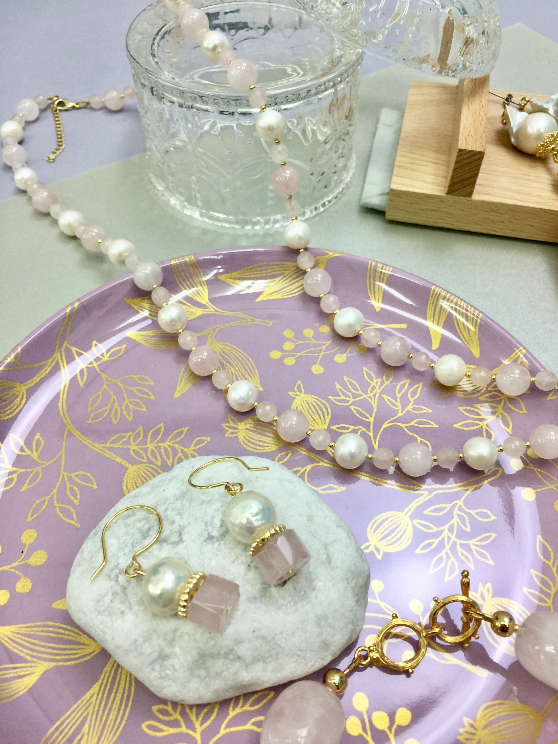 Freshwater Pearl With Rose Quartz Hoop Earrings DE213 - FARRA