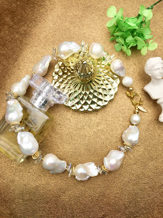  The short length ensures versatility, making it the perfect accessory to elevate any outfit, from casual chic to formal sophistication. 